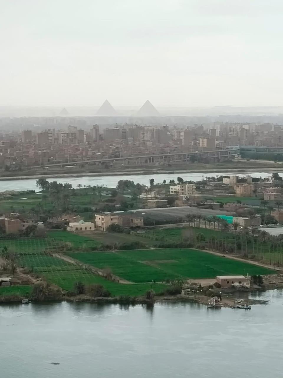 راقية مطلة علي كورنيش النيل المعادي - عوائل فقط Apartment Cairo