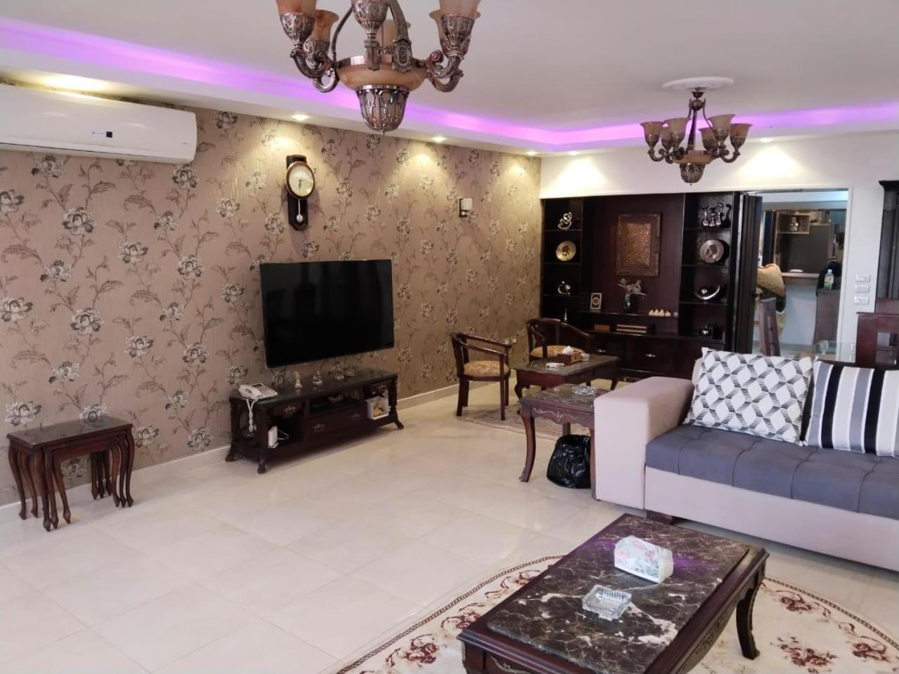 Apartment راقية مطلة علي كورنيش النيل المعادي - عوائل فقط