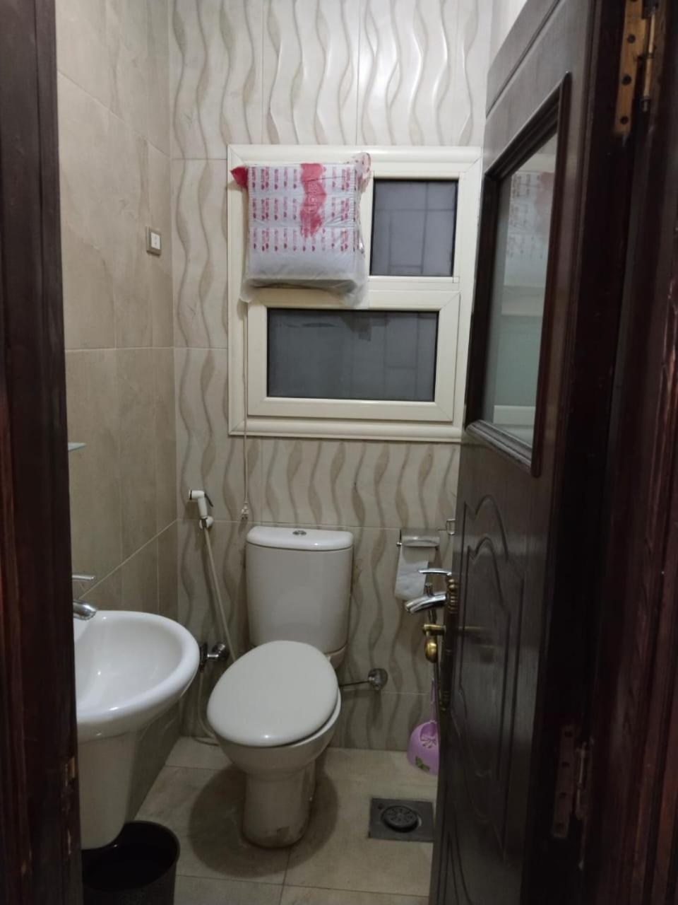 Apartment راقية مطلة علي كورنيش النيل المعادي - عوائل فقط Cairo