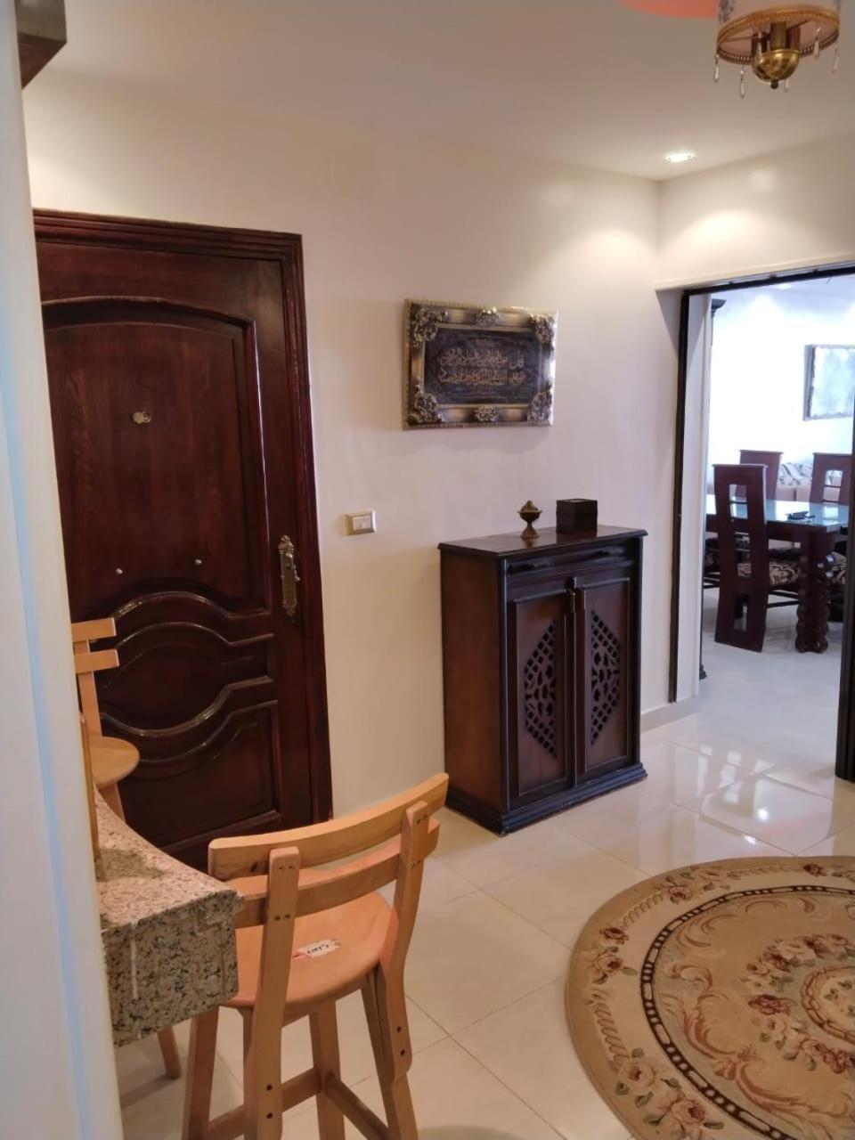 Apartment راقية مطلة علي كورنيش النيل المعادي - عوائل فقط