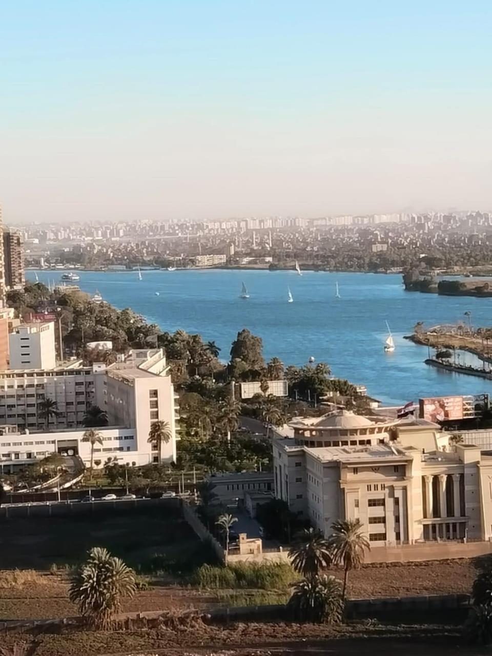 راقية مطلة علي كورنيش النيل المعادي - عوائل فقط Cairo