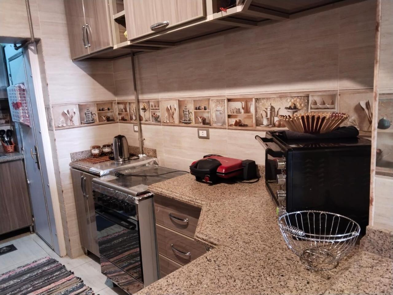 Apartment راقية مطلة علي كورنيش النيل المعادي - عوائل فقط Cairo